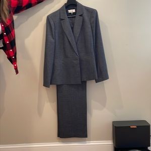 Le Suit One Button Pantsuit